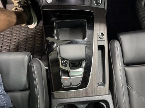 Certified 2025 Audi Q5 e Premium Plus w/ Premium Plus Package AWD/4WD image 22