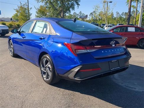 New 2025 Hyundai Elantra Sport image 7