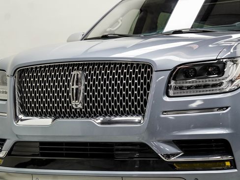 Used 2020 Lincoln Navigator L Black Label w/ Cargo Convenience Package image 2