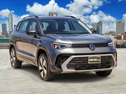 Used 2025 Volkswagen Taos S AWD/4WD image 3