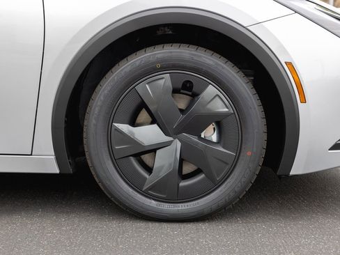 New 2026 Toyota Prius Plug-In Hybrid FWD image 4