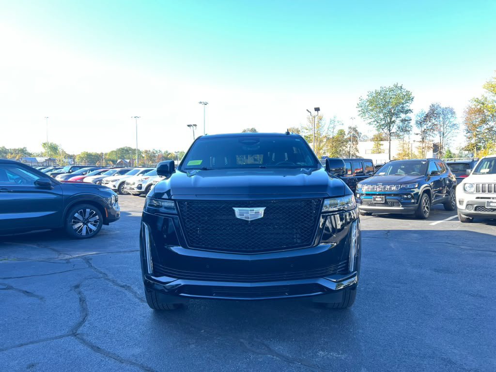 Used 2024 Cadillac Escalade ESV Sport Platinum w/ LPO, ONYX Package AWD/4WD image 8