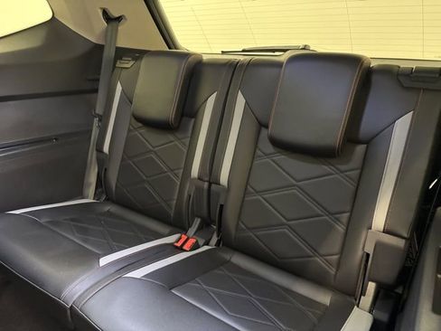 Used 2025 Volkswagen Atlas Peak Edition SE image 20