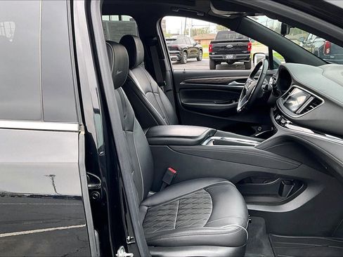 Used 2024 Buick Enclave Avenir w/ Avenir Technology Package image 7