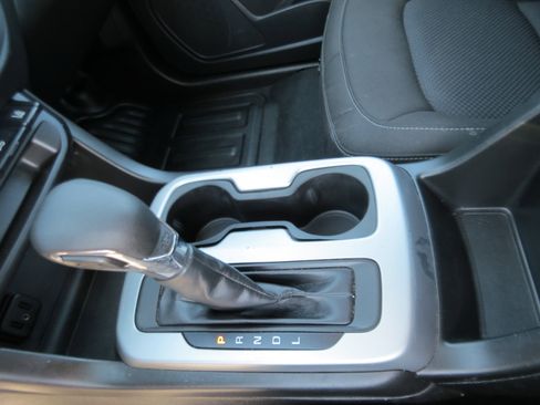 Used 2022 Chevrolet Colorado LT w/ Fleet Safety Package RWD image 16