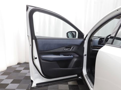 Used 2024 Nissan Ariya PLATINUM+ image 4