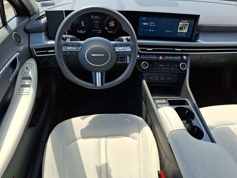 Used 2025 Hyundai Sonata SEL FWD image 10