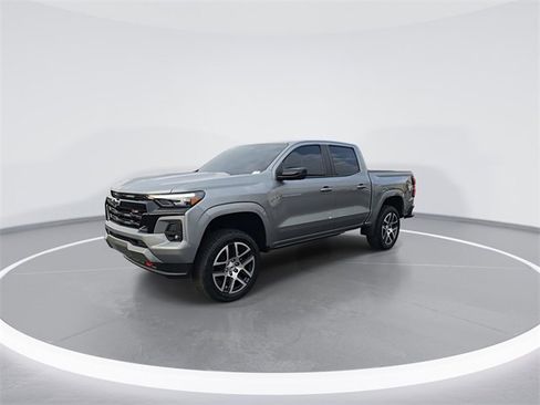 Used 2024 Chevrolet Colorado Z71 w/ Z71 Convenience Package 2 image 3
