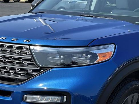 Used 2021 Ford Explorer XLT w/ Equipment Group 202A AWD/4WD image 7
