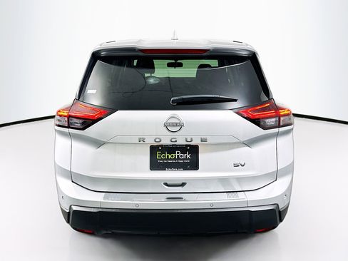 Used 2024 Nissan Rogue SV image 7