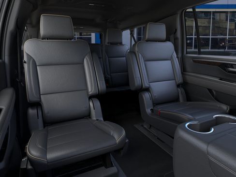 New 2025 Chevrolet Suburban Premier image 17