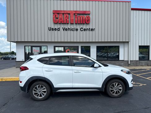 Used 2017 Hyundai Tucson SE image 1