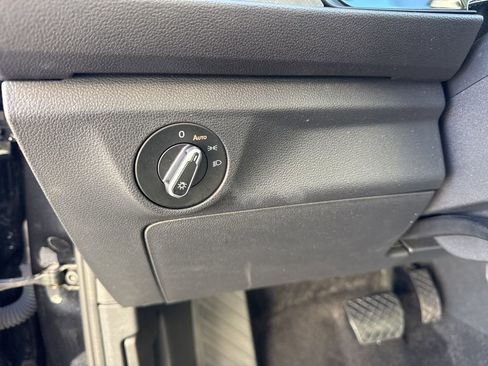 Certified 2024 Volkswagen Jetta SE image 18