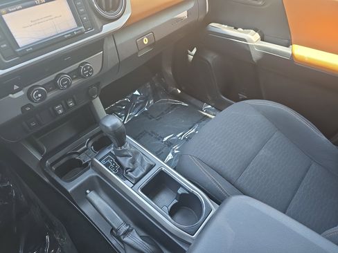 Used 2019 Toyota Tacoma SR5 RWD image 23
