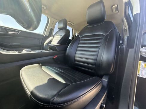 Used 2020 Ford Edge SEL image 11