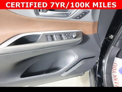 Used 2023 Toyota Venza XLE AWD/4WD image 25