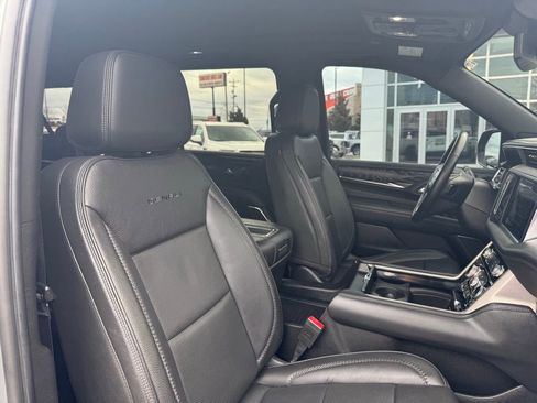 Used 2023 GMC Yukon XL Denali image 20