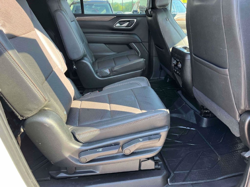 Used 2023 Chevrolet Suburban High Country w/ Advanced Technology Package AWD/4WD image 11