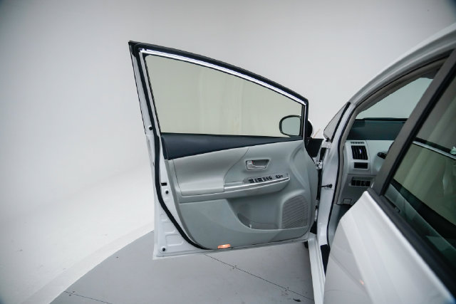 Used 2013 Toyota Prius V Three FWD image 14