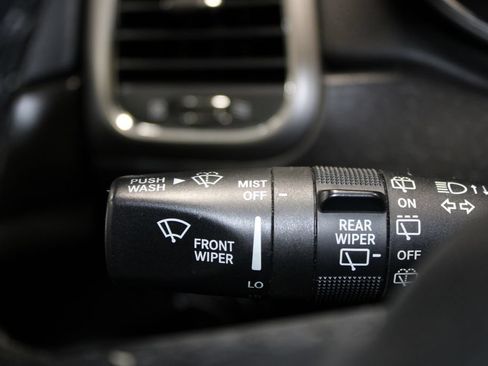 Used 2018 Jeep Grand Cherokee Altitude RWD image 17