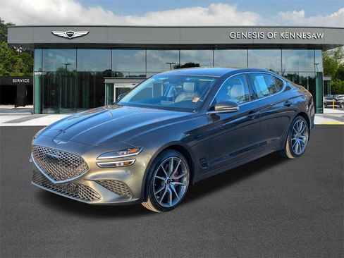 Used 2025 Genesis G70 2.5T image 3