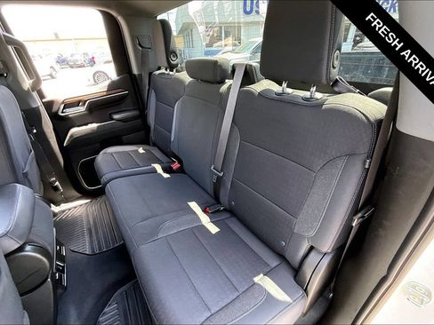 Used 2024 Chevrolet Silverado 1500 LT AWD/4WD image 6