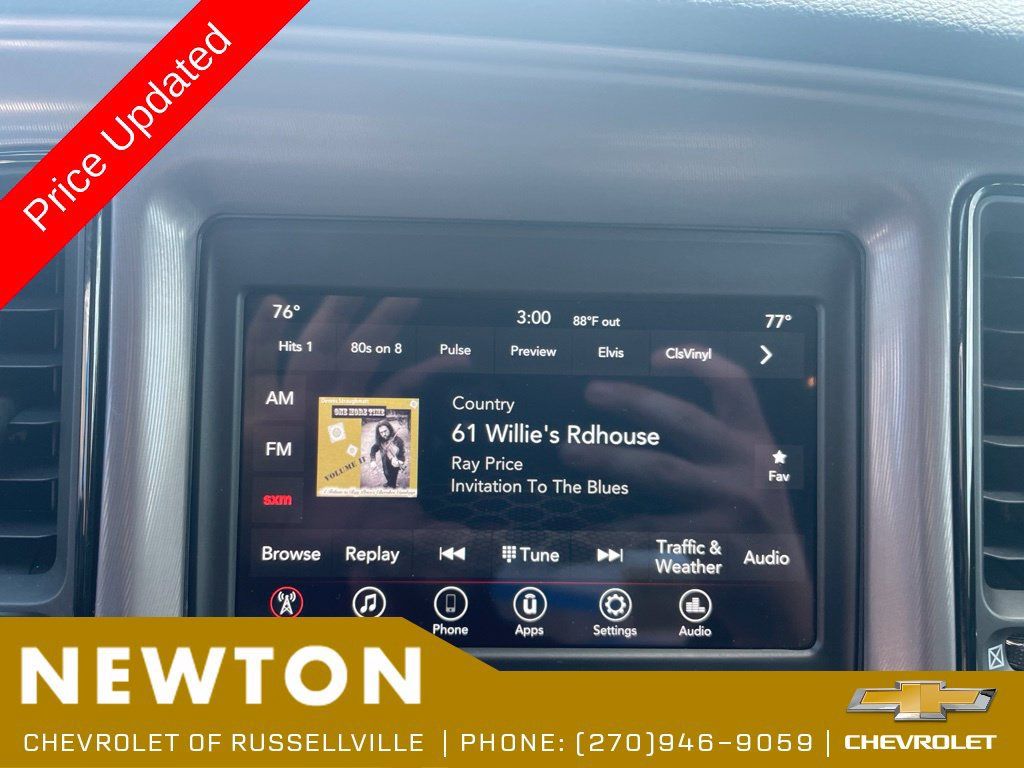 Used 2023 Dodge Challenger SXT w/ Blacktop Package RWD image 9