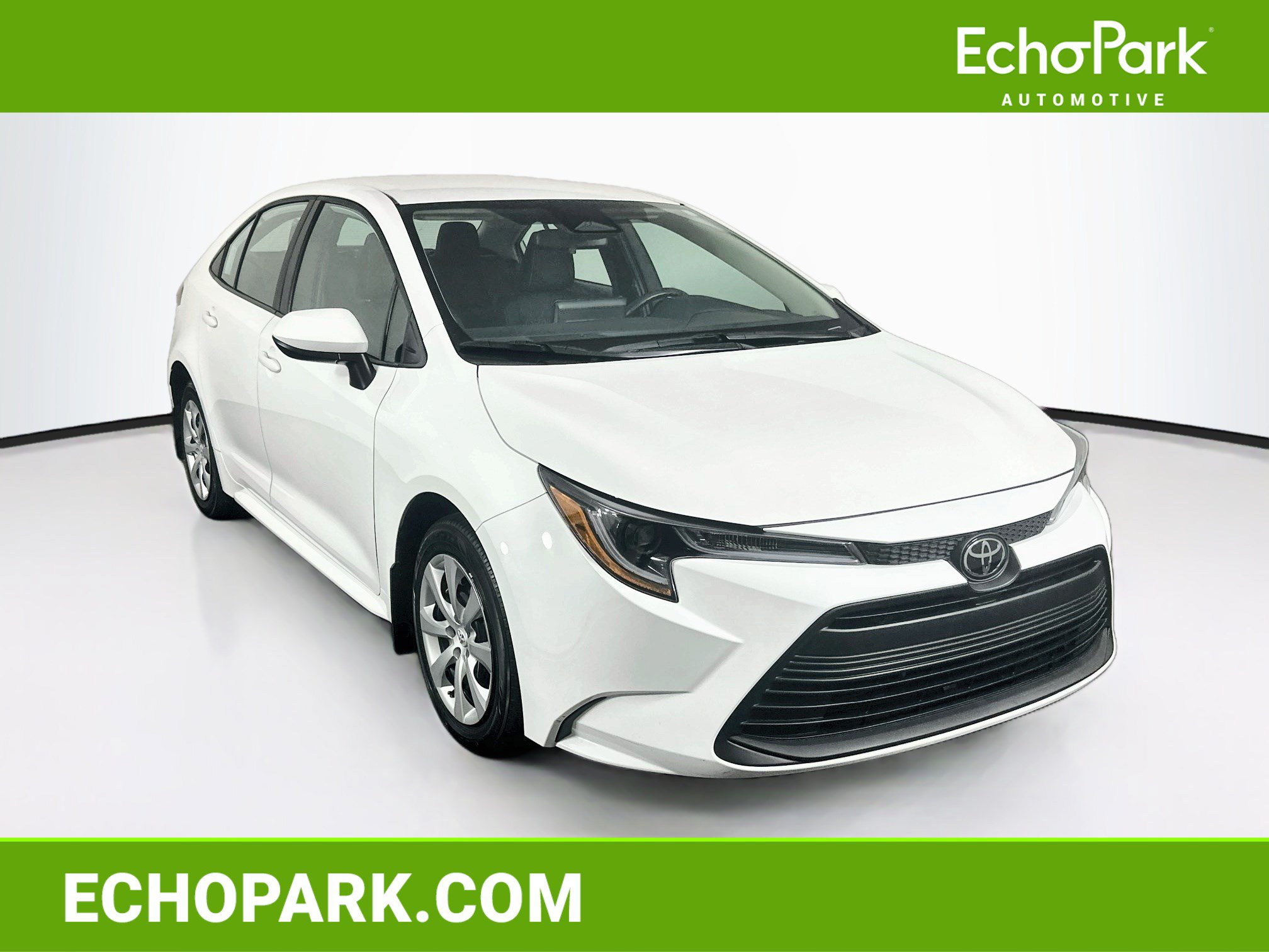 Used 2025 Toyota Corolla LE FWD image 1