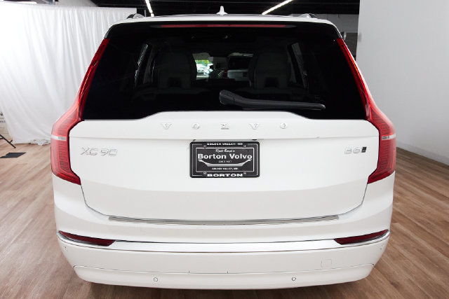 Used 2023 Volvo XC90 B6 Plus w/ Protection Package Premier AWD/4WD image 4