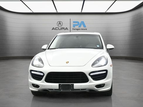 Used 2014 Porsche Cayenne GTS image 8