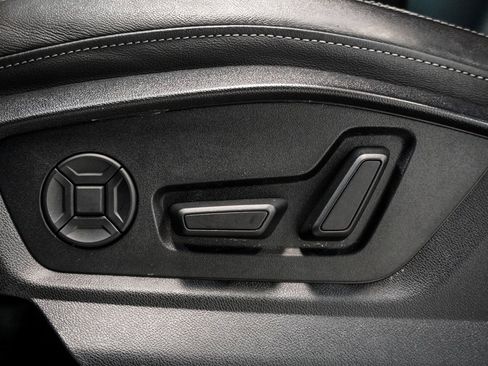 Used 2023 Audi Q8 Prestige w/ Prestige Package image 7