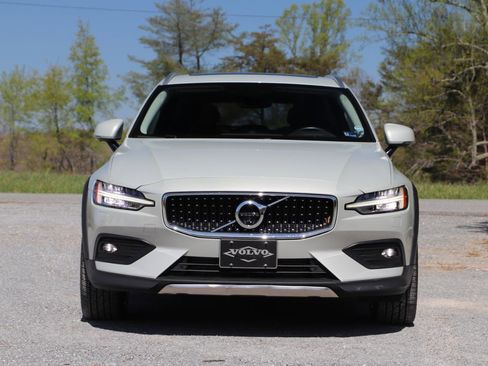 Used 2020 Volvo V60 T5 Cross Country AWD/4WD image 40