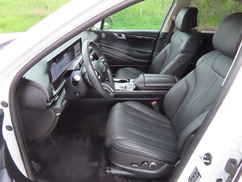 Used 2025 Genesis GV80 2.5T Standard AWD/4WD image 23