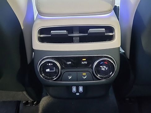 Used 2023 Genesis Electrified GV70 Advanced image 23