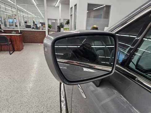 Used 2019 Buick Enclave Essence FWD image 38