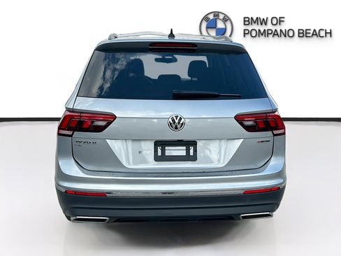 Used 2021 Volkswagen Tiguan SE w/ Panoramic Sunroof Package image 6
