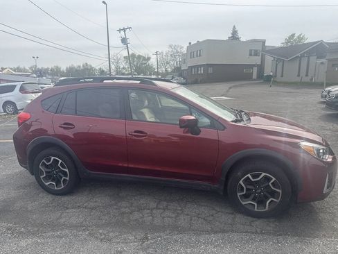 Used 2016 Subaru Crosstrek 2.0i Premium AWD/4WD image 4