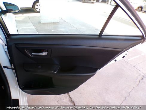 Used 2016 Toyota Camry SE FWD image 26