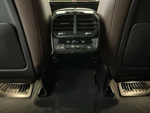 Used 2024 BMW iX xDrive50 w/ Premium Package AWD/4WD image 26