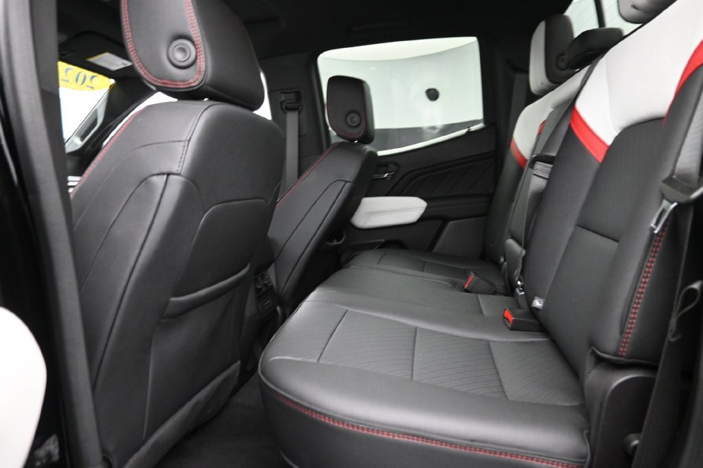 Used 2024 GMC Canyon AT4X AWD/4WD image 12