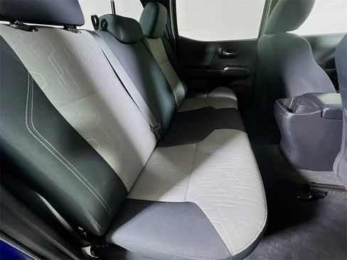 Certified 2022 Toyota Tacoma TRD Off-Road image 24