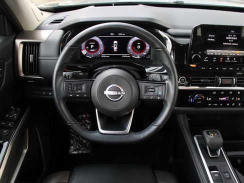 Certified 2024 Nissan Pathfinder Platinum AWD/4WD image 17