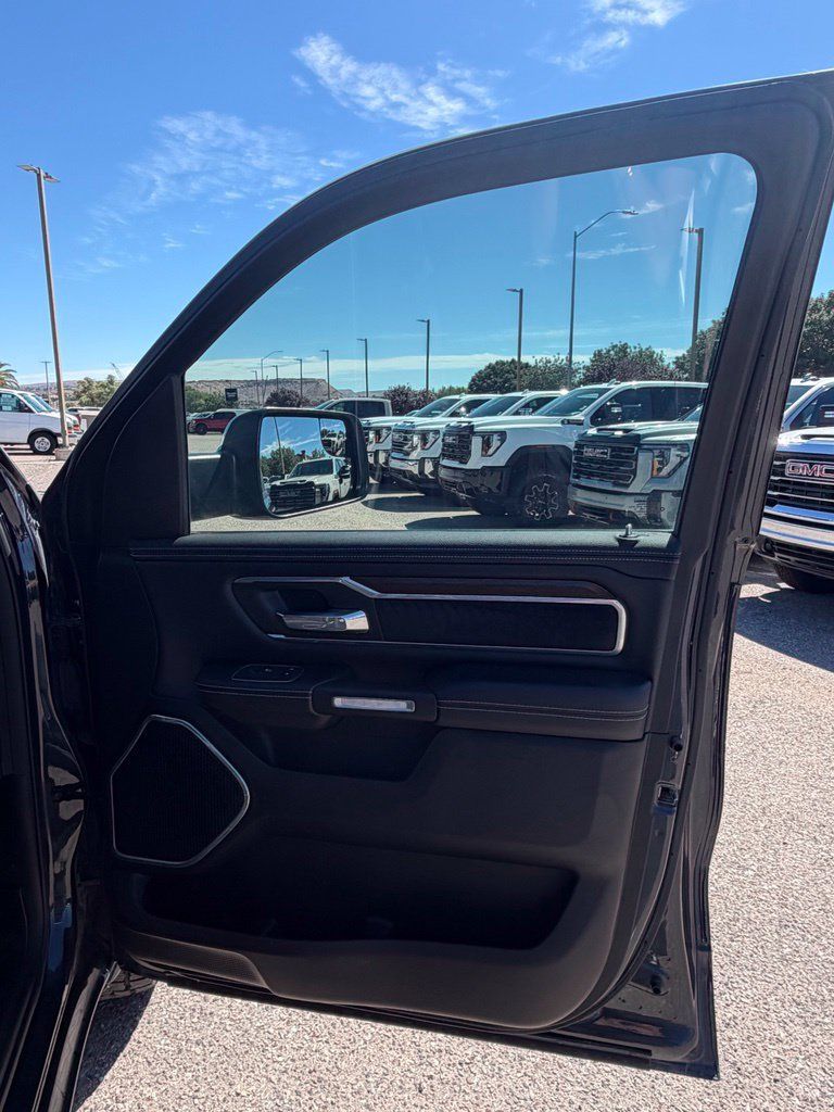 Used 2021 RAM 1500 Laramie AWD/4WD image 31