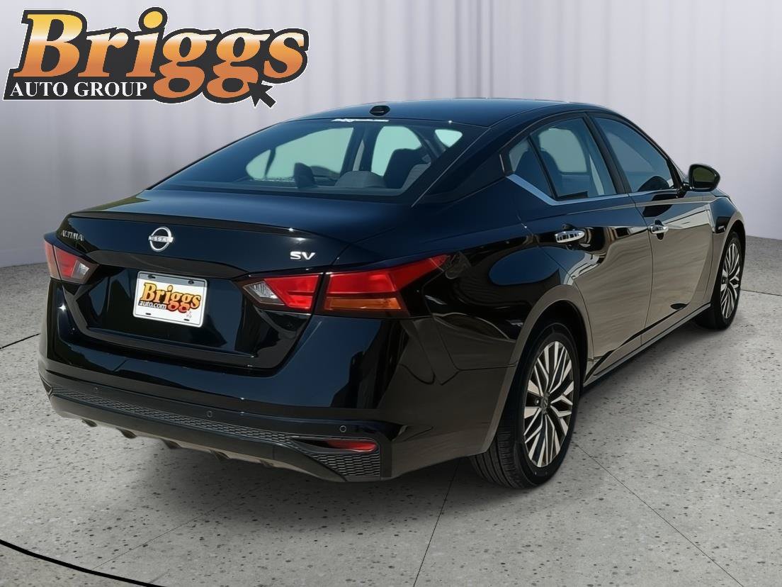 Used 2024 Nissan Altima 2.5 SV FWD image 5