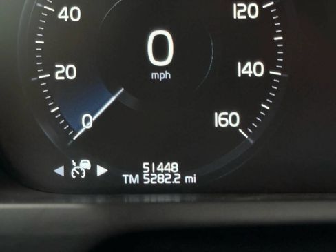 Used 2018 Volvo XC90 T6 Momentum w/ Convenience Package image 26