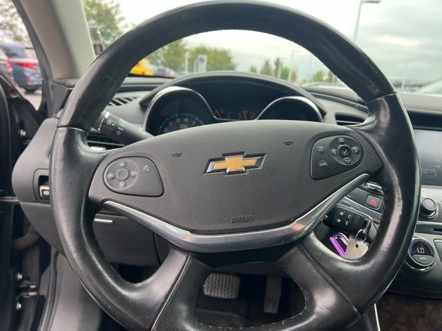Used 2015 Chevrolet Impala LT w/ Convenience Package FWD image 13