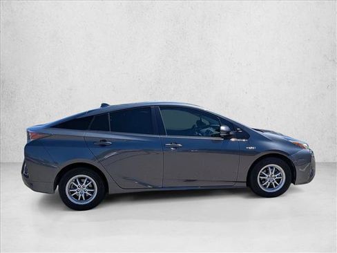 Used 2018 Toyota Prius One FWD image 4