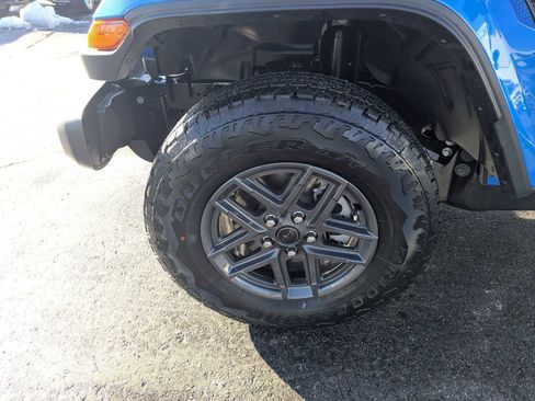 New 2026 Jeep Gladiator Sport image 25