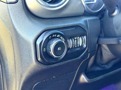 Used 2021 Jeep Wrangler Unlimited Sahara image 16