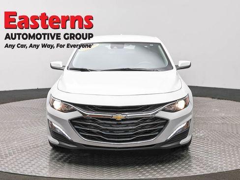 Used 2024 Chevrolet Malibu LT FWD image 2